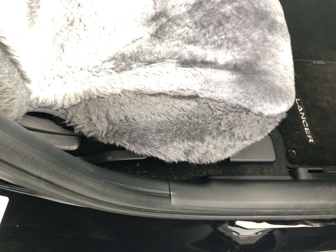 Quantity of 4 23.5-25 Earthmoving Tyres (Unused)