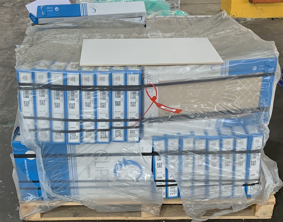 GHD Flight+ Travel Hair Dryer w/ Luxury Protective Case, Black.