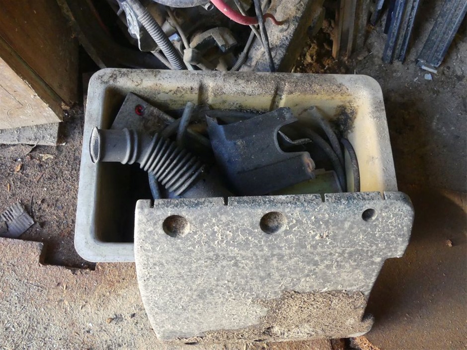 VILLEROY & BOCH Christmas Toys Santa's Sleigh-Ride Music Box, 22 x 70 x 16