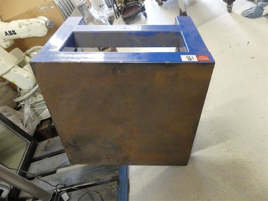 HUSKIMO Diamond Cable Dog Jumper. Colour: Grey. Size: 67cm L x 58cm Neck.