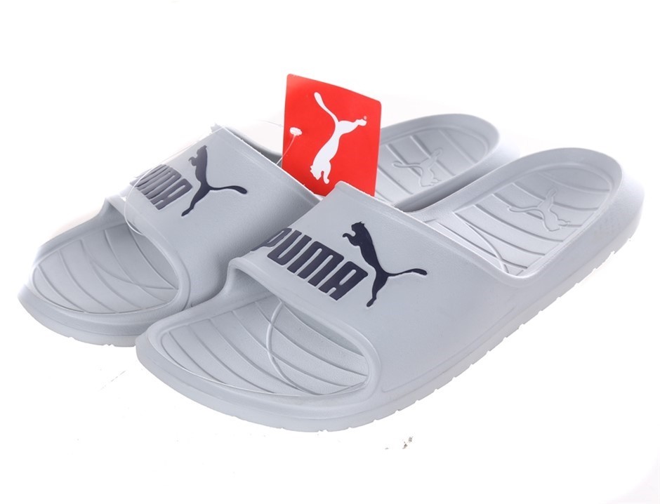 2 Carat round 2 white diamond each CVD Uncertified