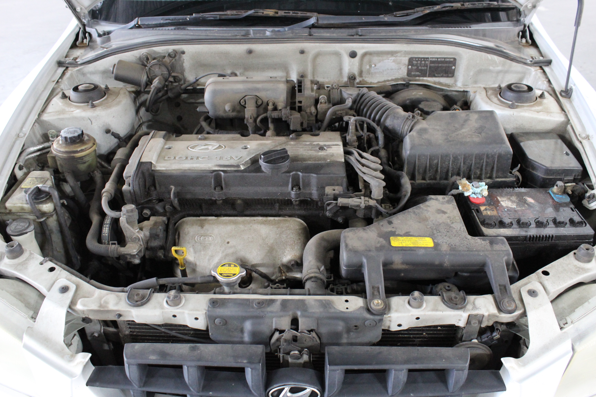 PANTS BUNDLE: Calvin Klein Jeans Women's Core Mid Rise Skinny Jeans, Zz001