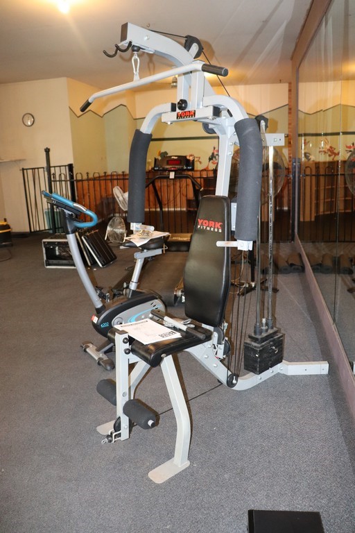 REMINGTON Volume Plus Air Styler, Soft Bristle Brush & 19mm Round Brush.