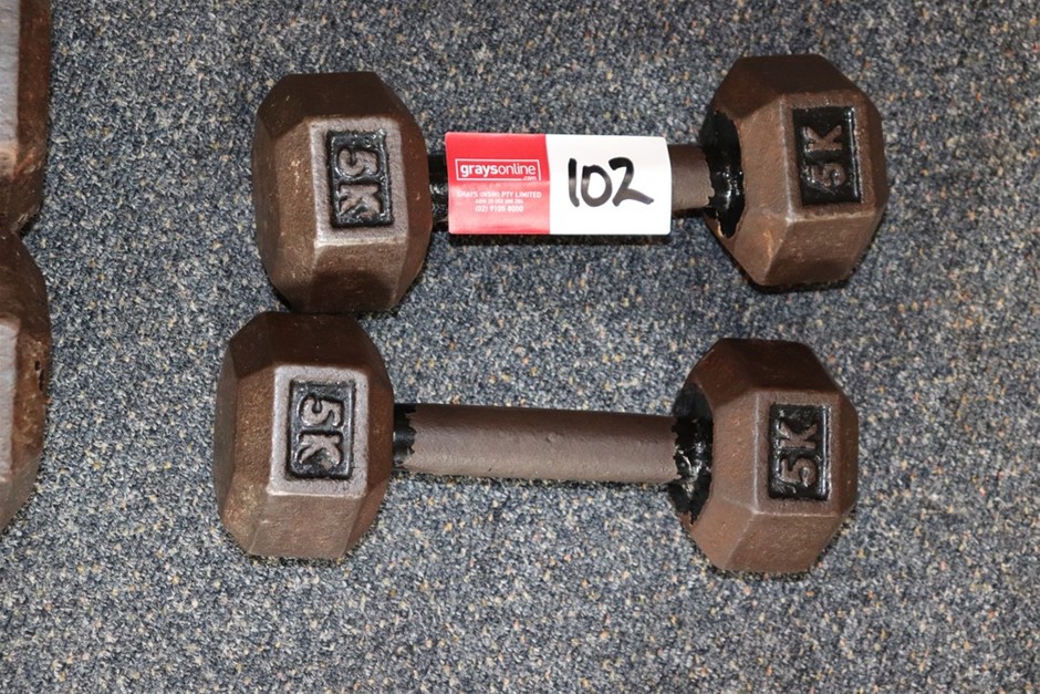 2 Carat round 2 white diamond each CVD Uncertified