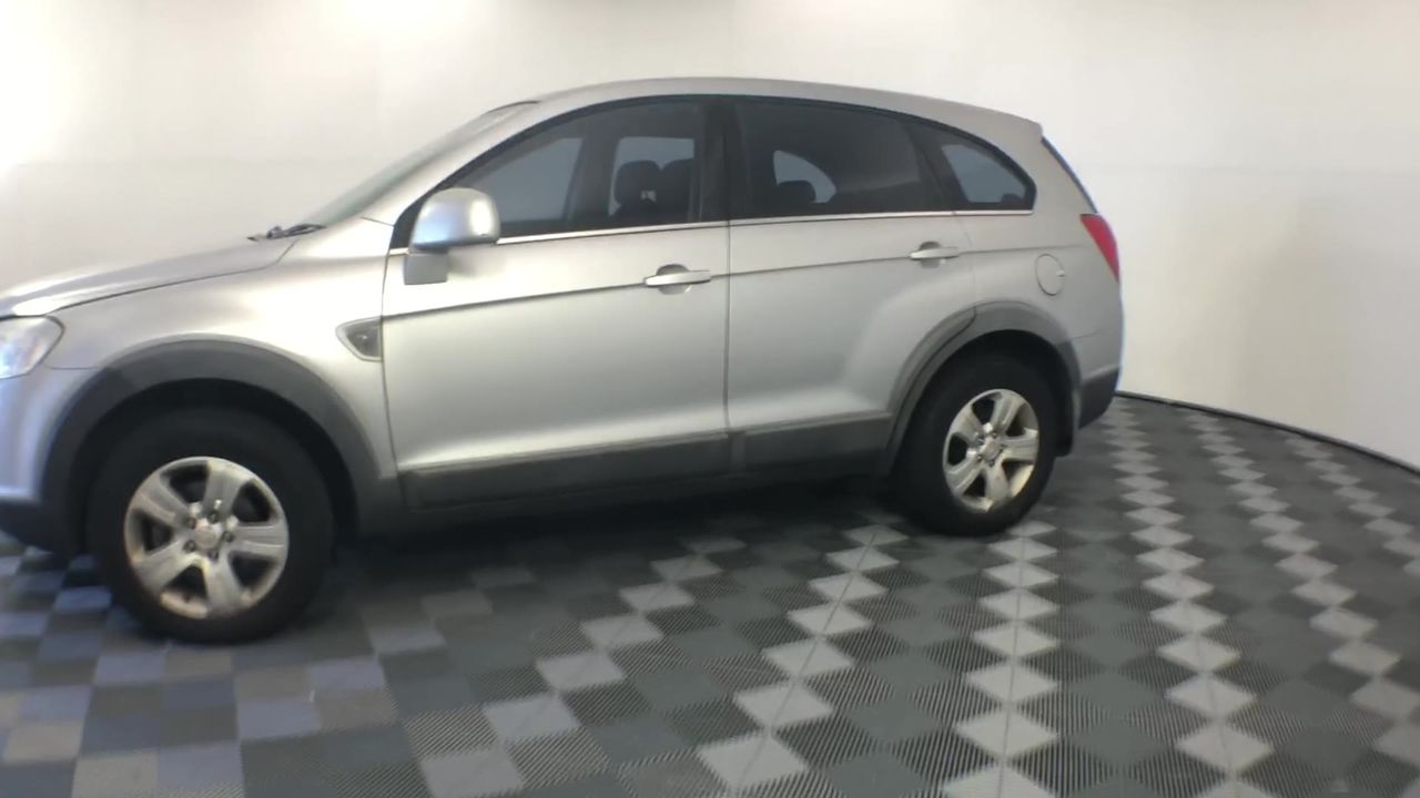 Hedgren Shoulder Bag, Guess Handbag and Troy Lee Designs Bag