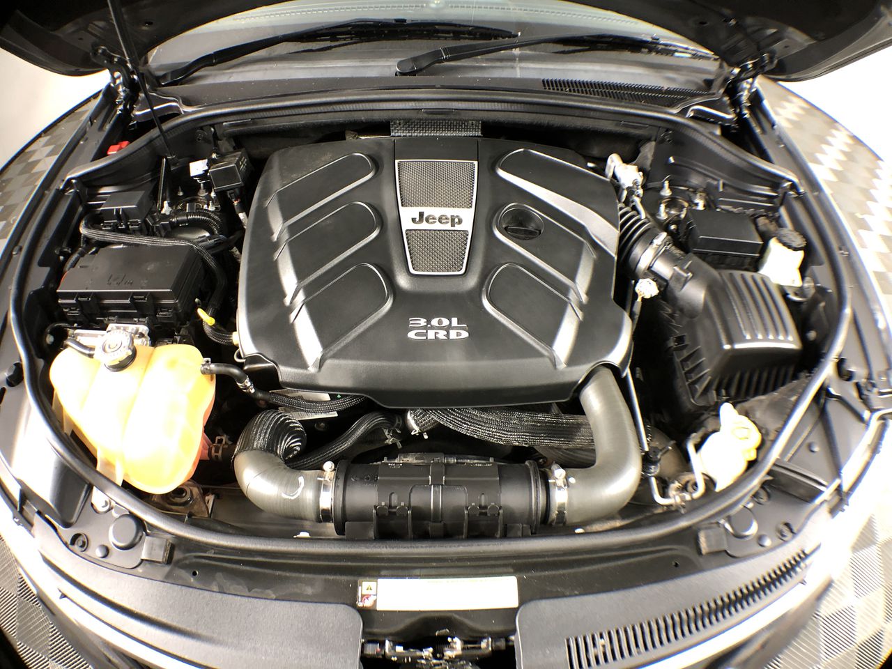 THULE SnowPack Ski/Snowboard Rack, Large (6 Pr/4 Boards), Loading Width 29.