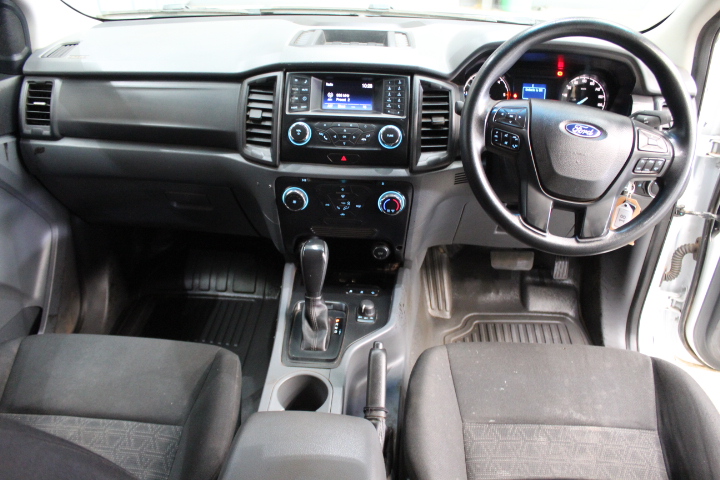 AMAZON BASICS 4-Piece All-Weather Protection Heavy Duty Rubber Floor Mats S