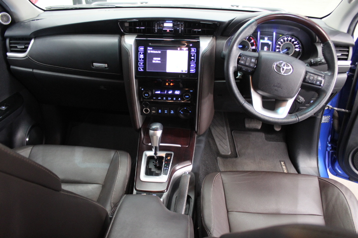 BRAUN All-Body Beauty Set 5 Wet & Dry, Women's Epilator for Hair Removal, A