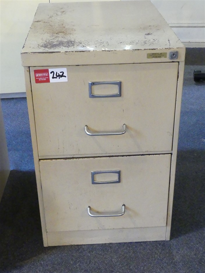 2 x SKITTLES 60pc Variety Pack, Fun Size Bags, 900g. N.B. Damaged packaging