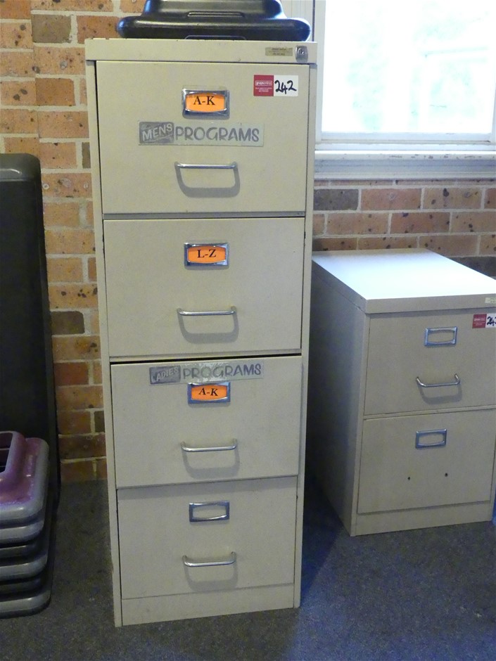 2 x Assorted NEW CHOICE Jelly, Incl: 1 x Summer Jelly & 1 x Frugurt. N.B: D