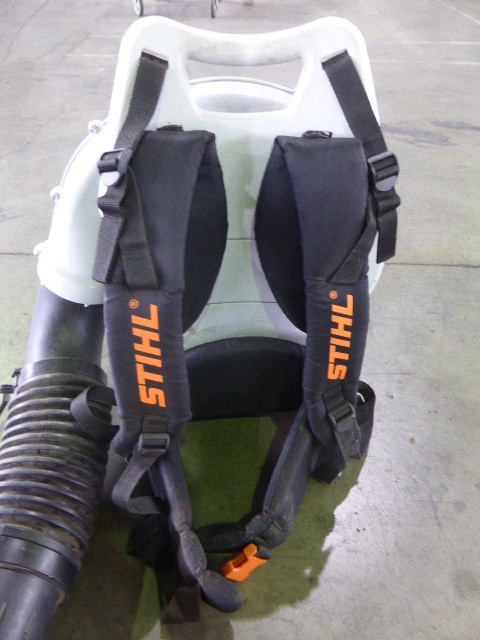 DREAMBABY On-The-Go Kids Booster Seat with Handy Storage Compartments, Fits