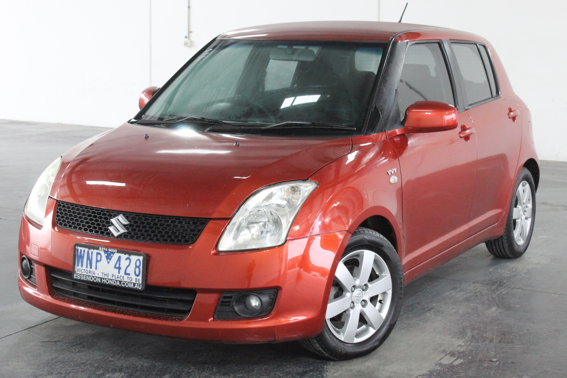 Duchesse De Paris Brut Blanc De Blancs NV (6x 750mL), France.