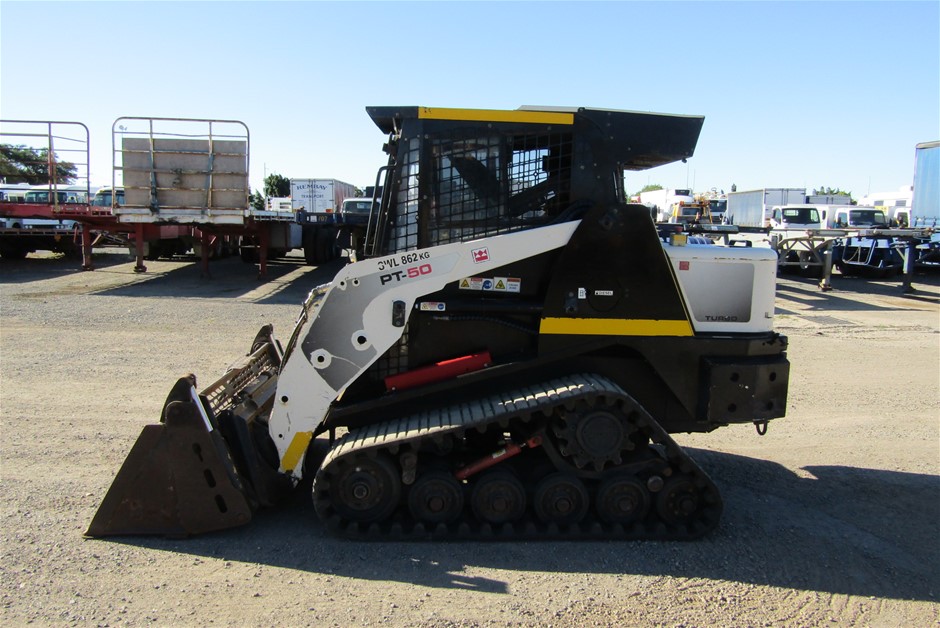 Wolf Blass Red Label Sauvignon Blanc (6x 750mL). Current Vintage Release.