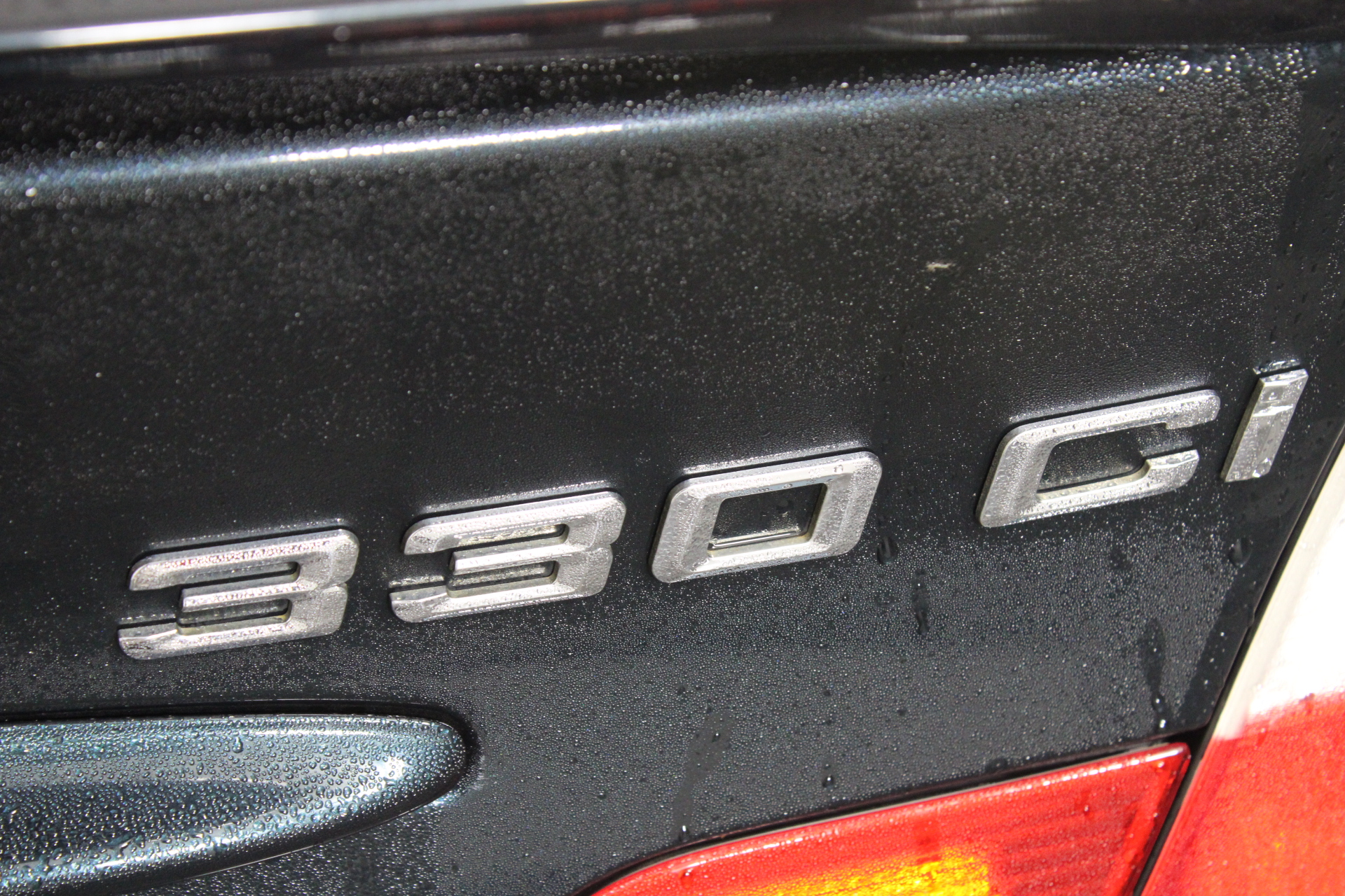 Elephant in the Room Buttery Chardonnay (6x 750mL).