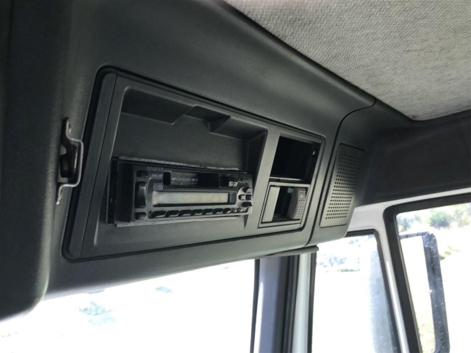 Upside Down Prosecco NV (6x 750mL).