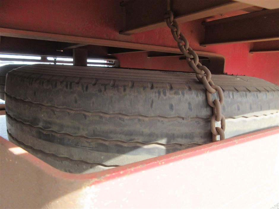 Set of 2 Chain andPads Assembly toSuitCaterpillar D6R/T Bulldozer(Unused)