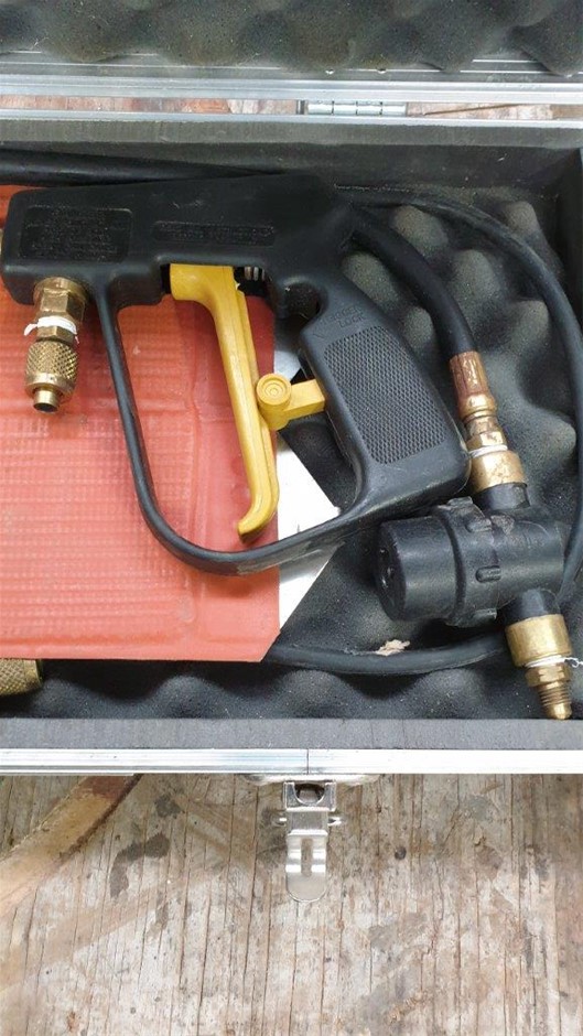 BLACK + DECKER 18V Hammer Drill Kit With Carry Case & 80x Attachments. NB: