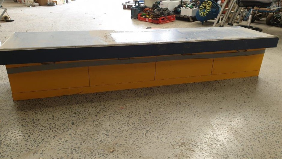 BLACK + DECKER 18V Hammer Drill Kit With Carry Case & 80x Attachments. NB: