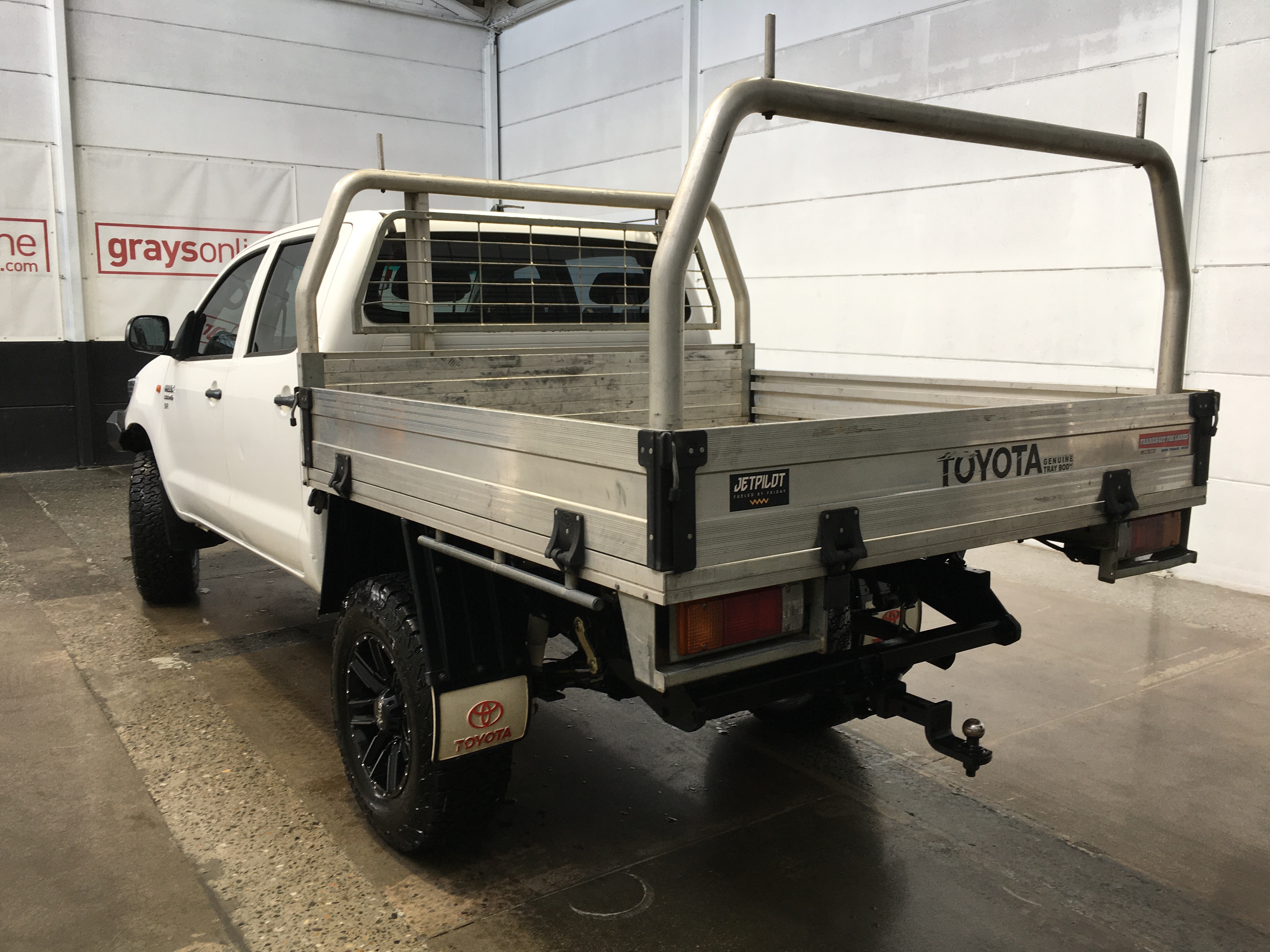 <B>Hay Cattle Feeder</B>