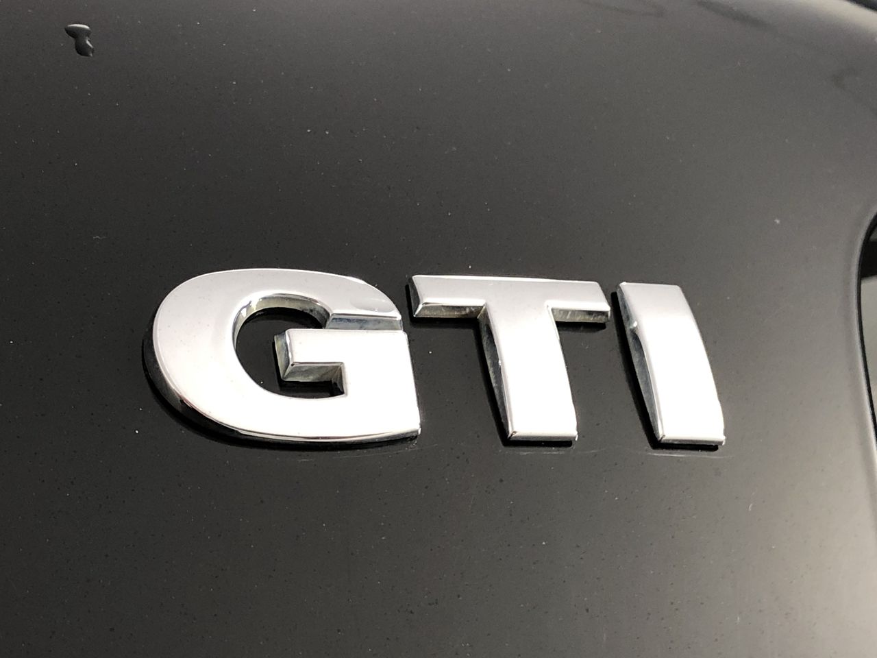 Bleeding Heart Chardonnay (12x 750mL) Adelaide Hills