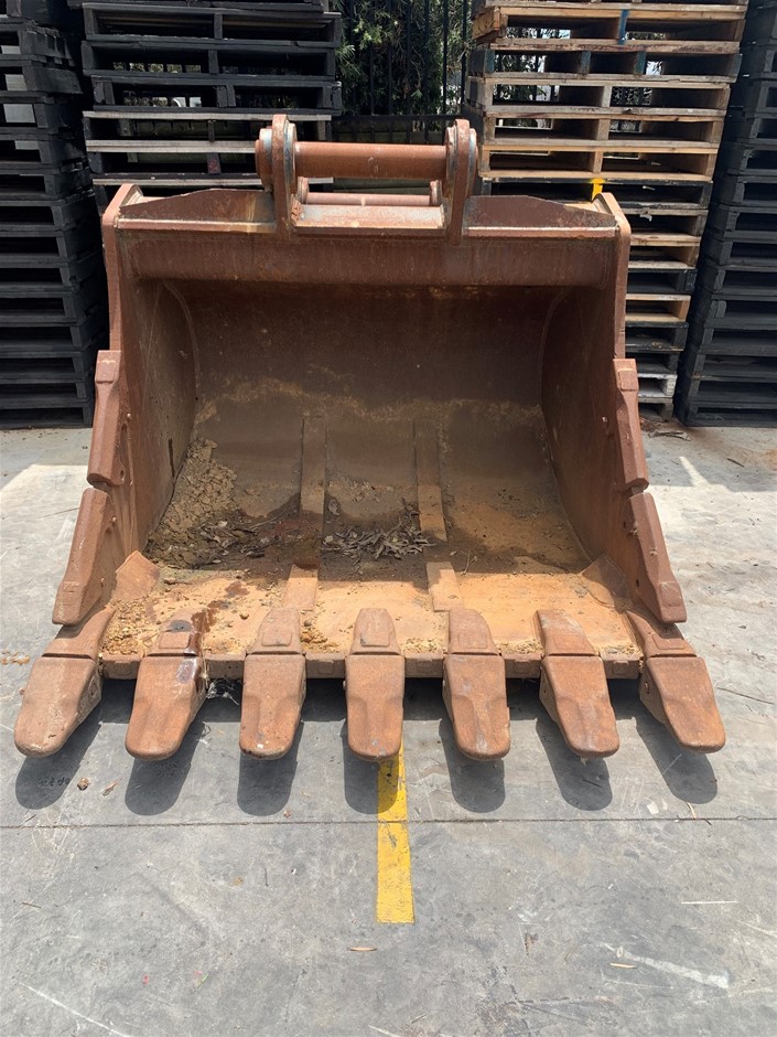 18k White Gold-Filled Tennis Bracelet Round Facet Simulated Diamonds-17.8cm