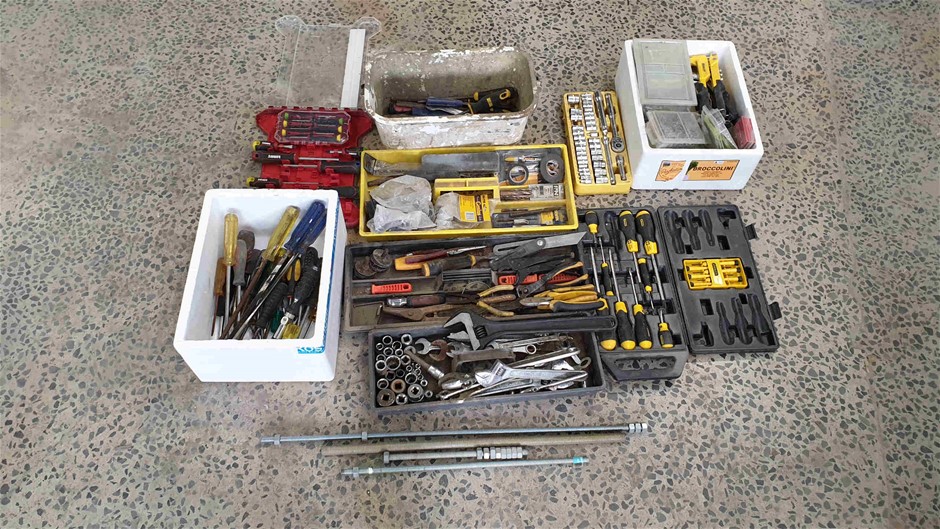 Mobile Metal Tool Cabinet