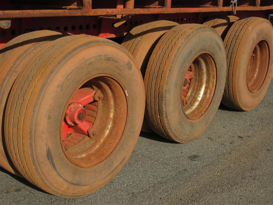 Baroque Pearls & Large Lobster Clasp Gold Plated Bracelet