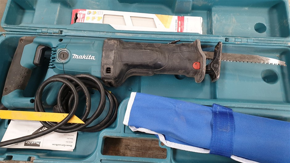 <B>Silo (Colapsed)</B>