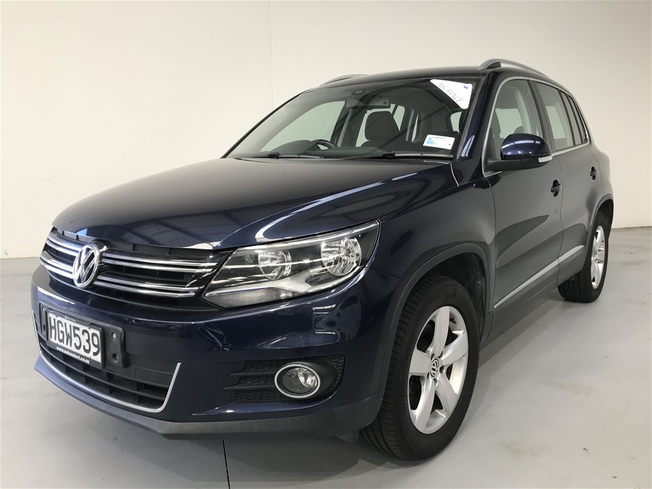 Nintendo RVL-001 (AUS) Wii Console - White (Lot of 6)