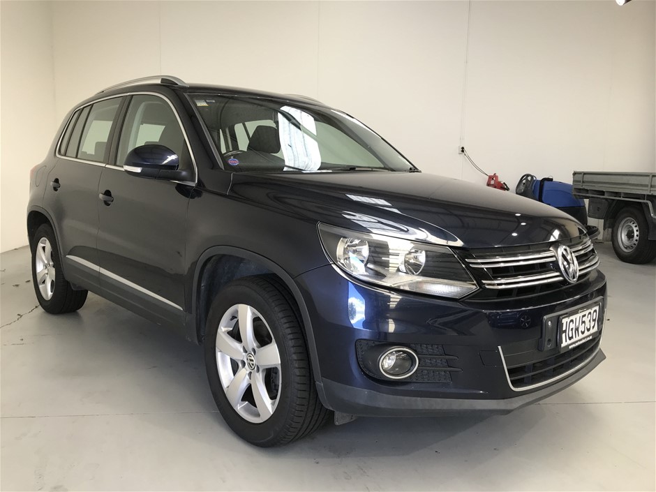 Nintendo RVL-001 (AUS) Wii Console - White (Lot of 6)