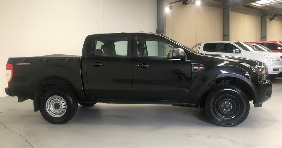 Velvet Occasional Chair, Qty x1