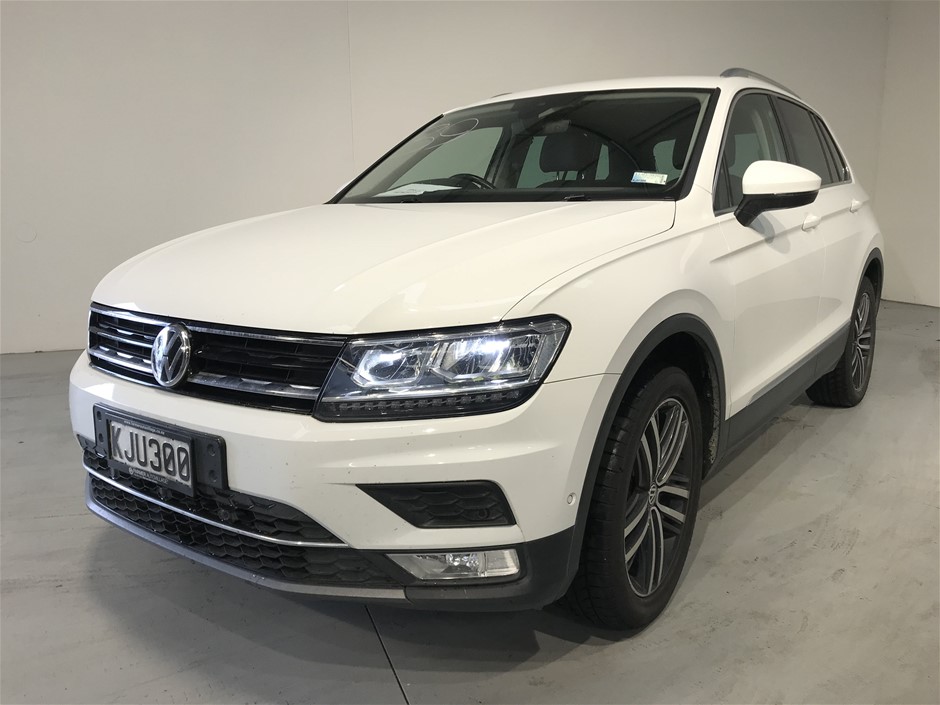 Initial Letter 'E' Charm Rose Gold Plated Pendant Necklace & Cubic Zirconia