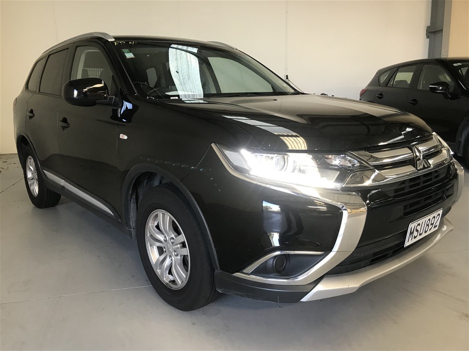 18K Gold-Filled Cuban Chain Necklace with Simulated Diamonds - 55.8cm