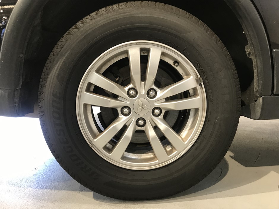 18K Gold-Filled Cuban Chain Necklace with Simulated Diamonds - 55.8cm