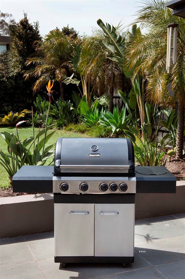 Gasmate Delta 4 Burner BBQ
