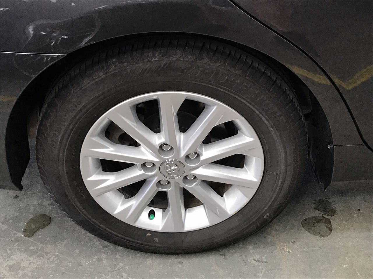 0.11 carat white 5 diamonds round