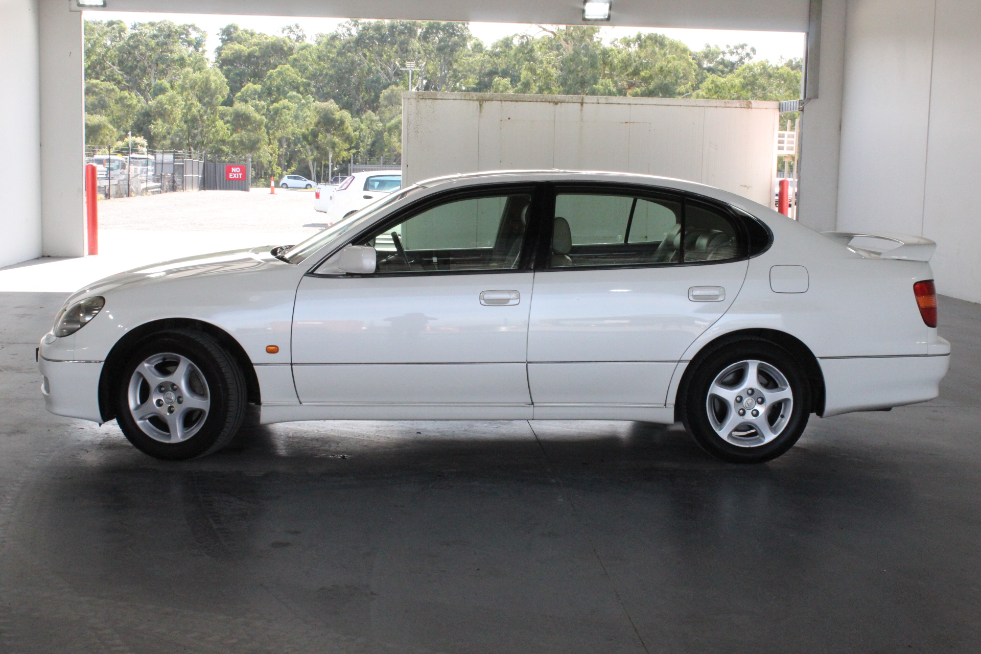 Waterproof  Watch Barrel Shaped Transparent Red Color Quartz Watch Popular