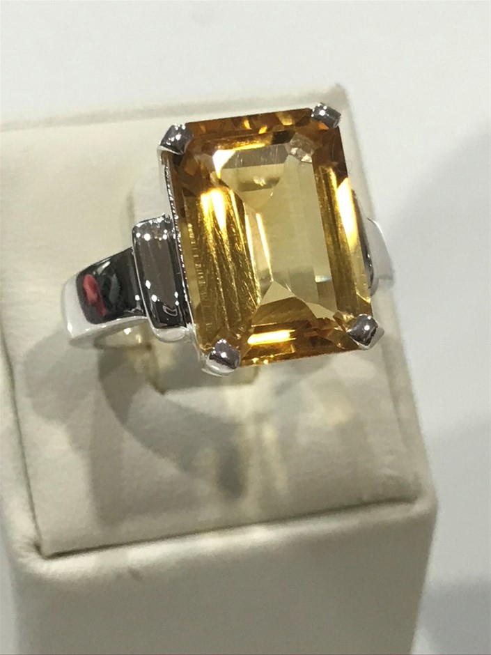 0.47 Ct Oval Blue Sapphire Gemstone