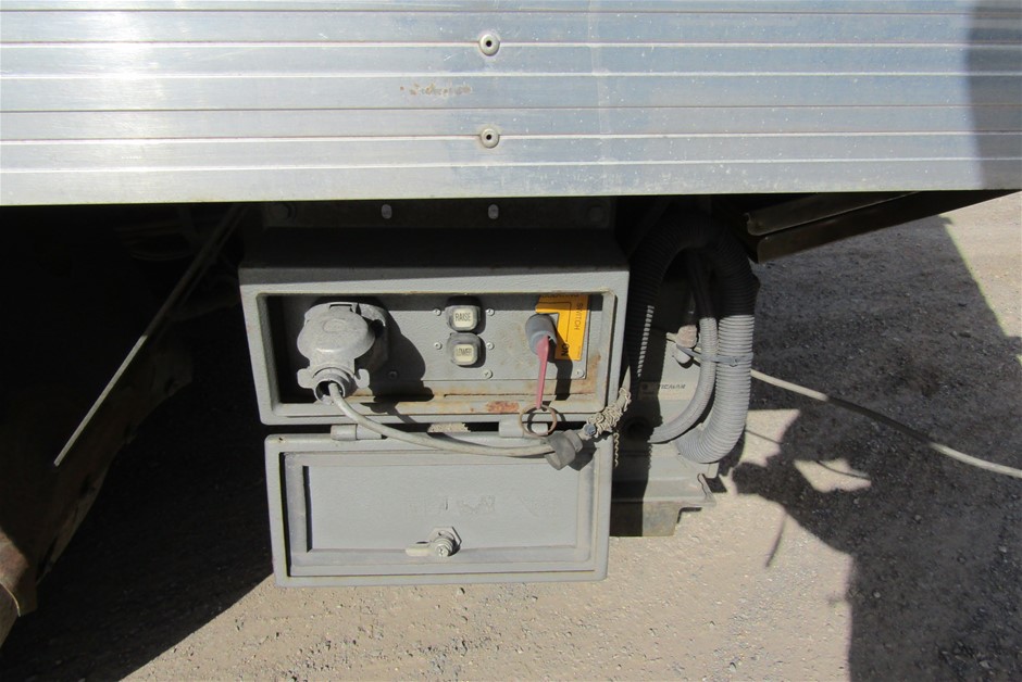 De Bortoli `Sacred Hill` Sparkling Brut NV (6x 750mL), Riverina, NSW.