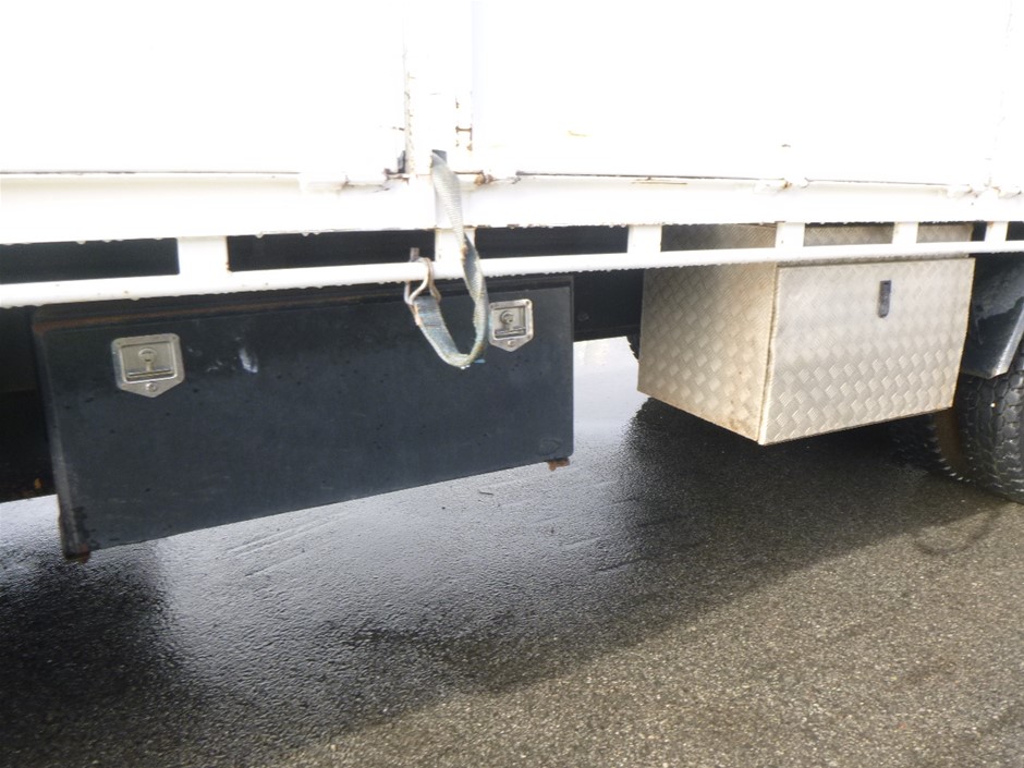 6mm Dyed & Heated Turquoise Gemstones Beaded Bracelet.