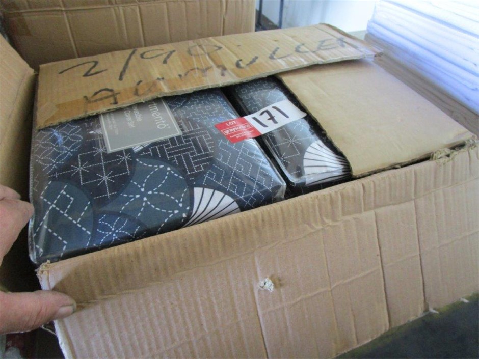 9K Yellow Gold MINI INITIAL 'W' Bracelet 15.5-19cm