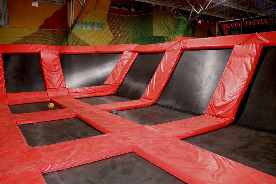 9K Yellow Gold MALACHITE PETAL DROP EARRINGS