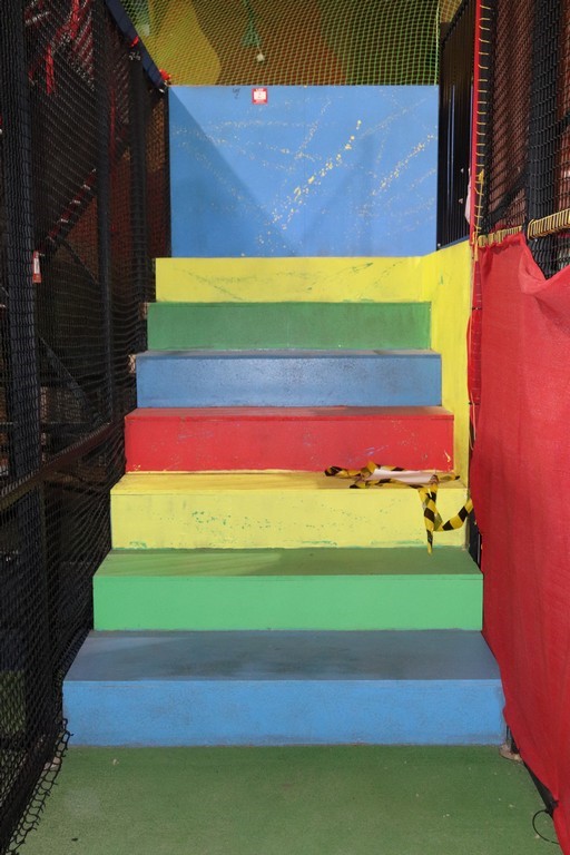 9K WH GLD 0.07CT HI I1 DIAMOND BRACELETUE TOPAZ PT