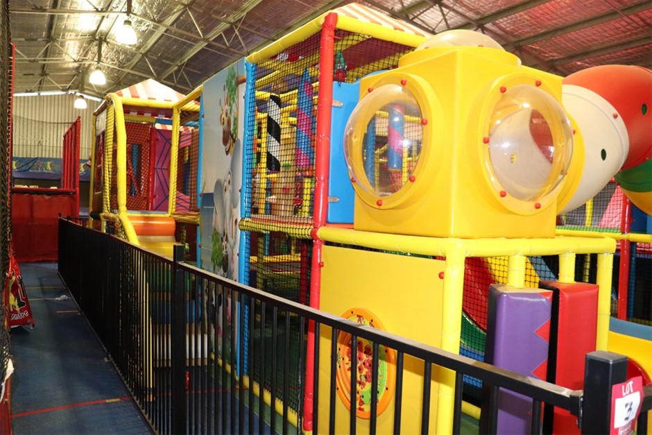 9K Yellow Gold EMERALD CUT RHODOLITE GARNET RING