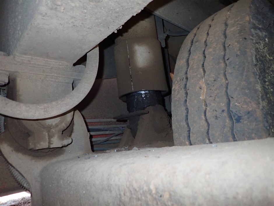 9K Yellow Gold BRACELETUE SAPPHIRE RING