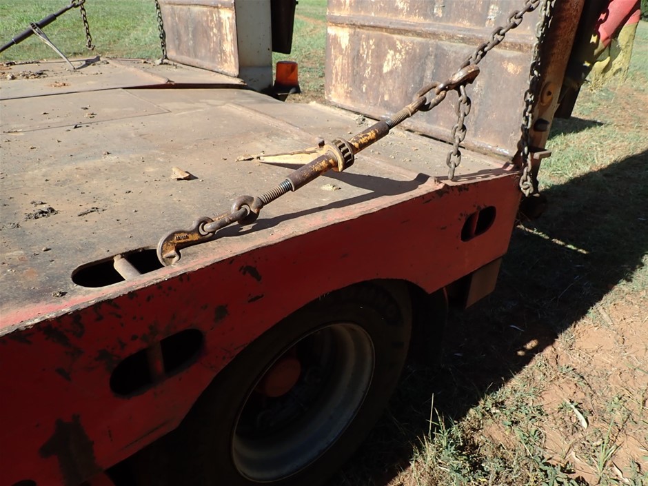 9K Yellow Gold BRACELETUE SAPPHIRE RING