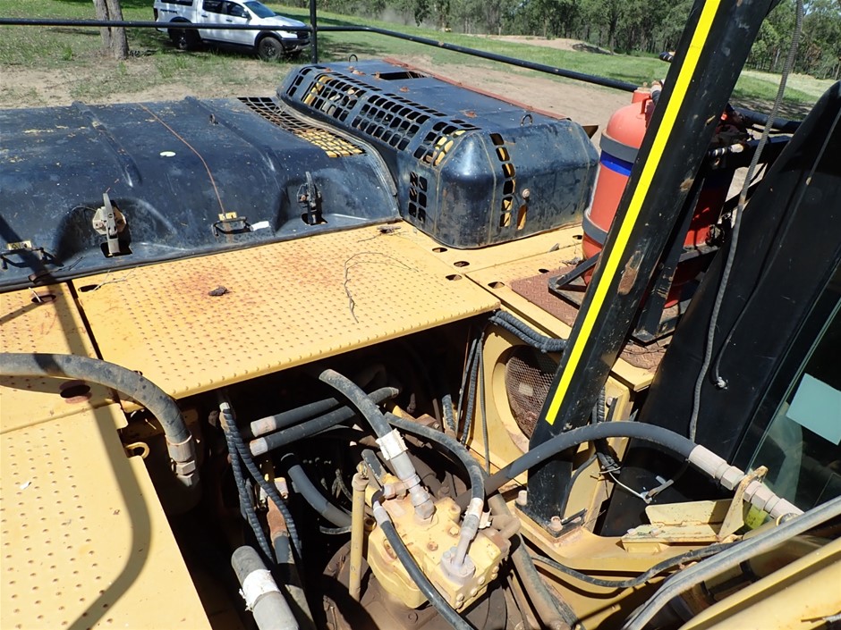9K YELLOW GOLD 0.75ct F VS LAB DIAMOND FLOWER CLUSTER RING