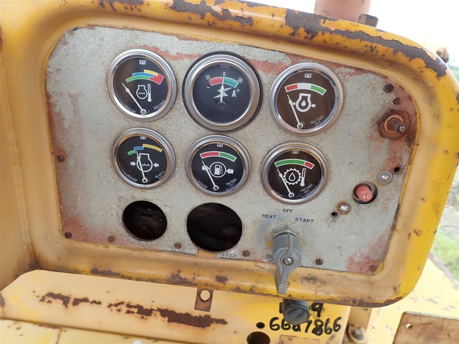 9K YELLOW GOLD 0.12ct F VS LAB DIAMOND PEAR OFFSET RING