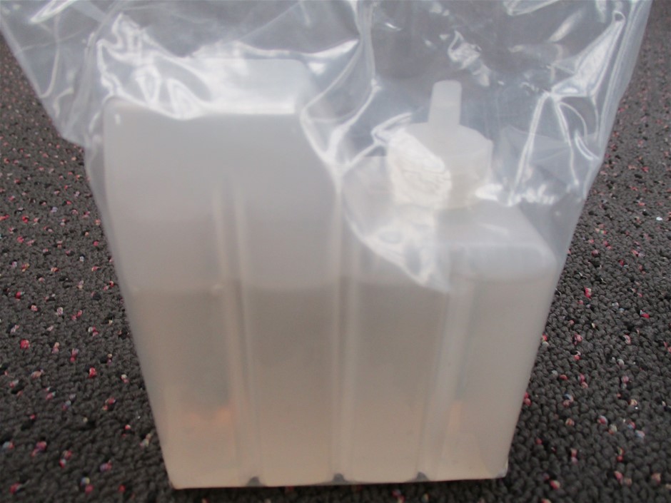 9K WHITE GOLD 0.15ct F VS LAB DIAMOND EMERALD RING