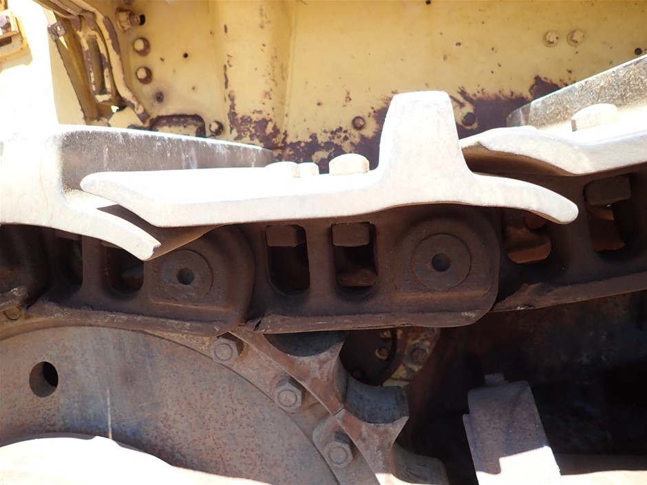 9K WHITE GOLD 1.00ct F VS LAB DIAMOND OVAL TRILOGY RING